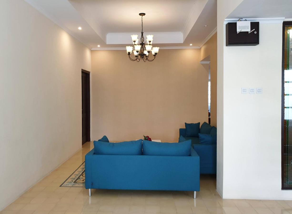 Malioboro Place Yogyakarta Exteriör bild