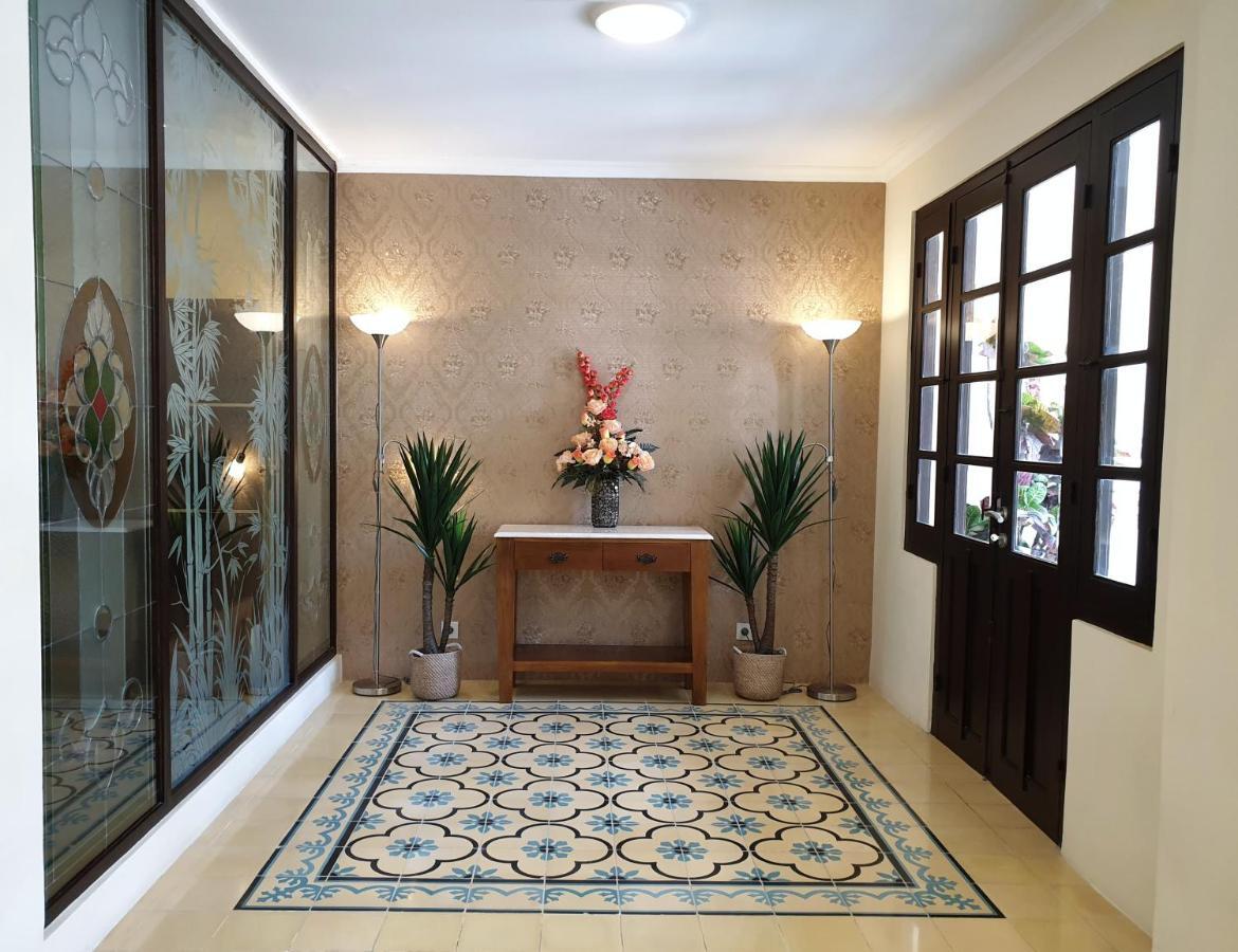 Malioboro Place Yogyakarta Exteriör bild