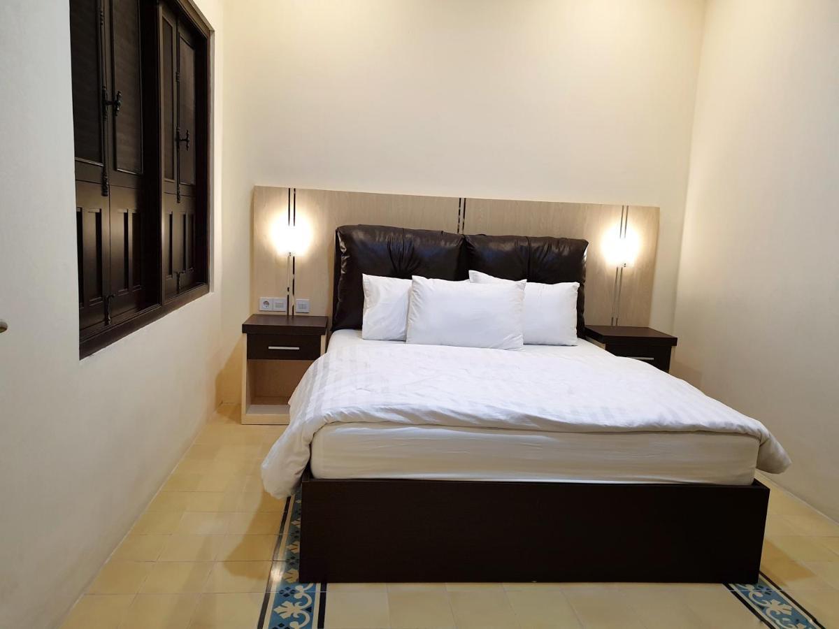Malioboro Place Yogyakarta Exteriör bild