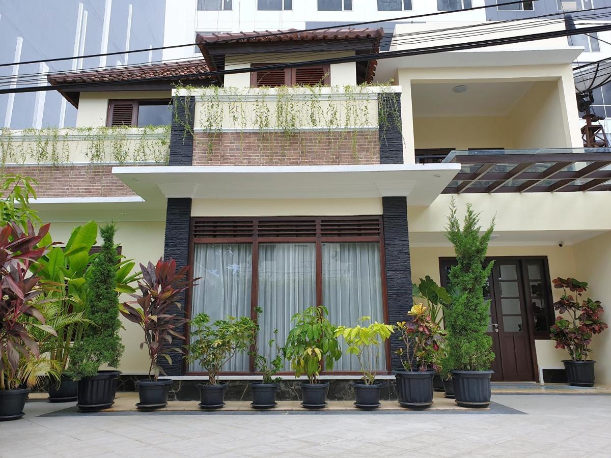 Malioboro Place Yogyakarta Exteriör bild