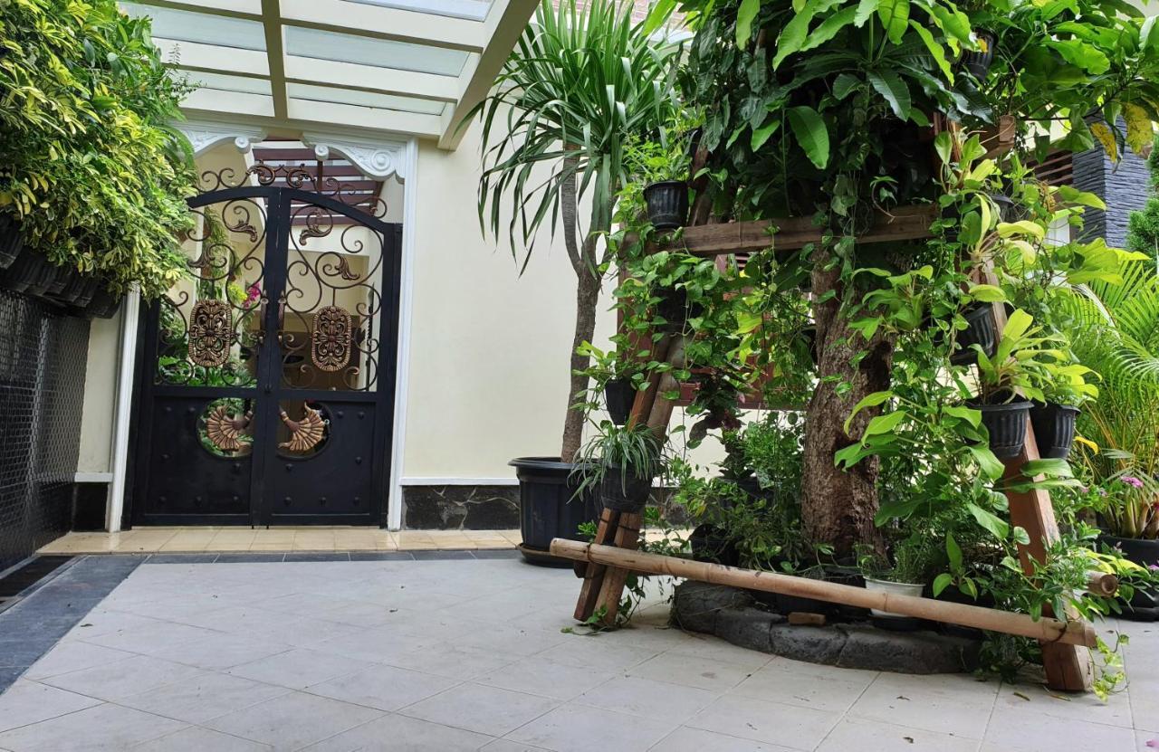 Malioboro Place Yogyakarta Exteriör bild